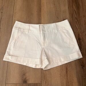 Alice + Olivia White Cuffed Dress Shorts Size 10 NWOT